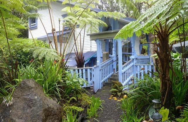 Upcountry Volcano Mountain Cottage