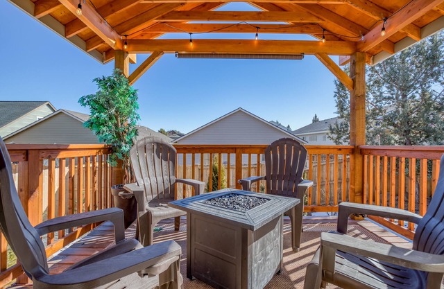 Updated 3 Bedroom Home with A/C, Fire pit and Beautiful Kitchen!