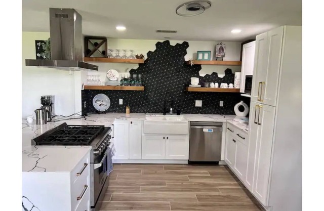Updated 4 bedroom home. Just steps to lake Whitney