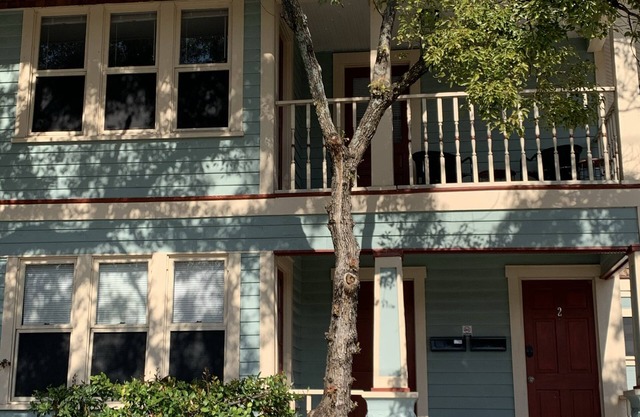 Updated apartment with yard close to waterfront