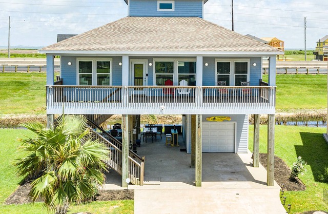Updated Beachside Home w/ Beach Gear, Board Games, Covered Deck & Great Patio