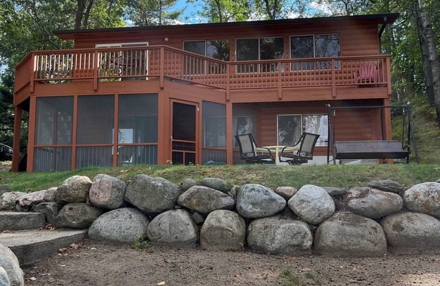 Updated Cabin on Lake Ossawinnamakee w/ Paddle Boards & Peddle Boat!