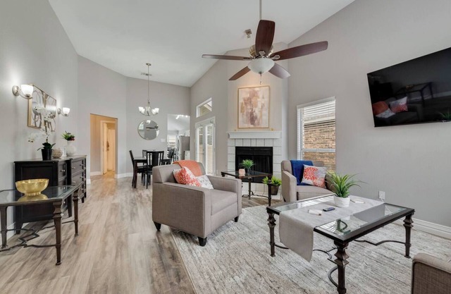 Clean, Updated, Comfortable, and Quiet Space!