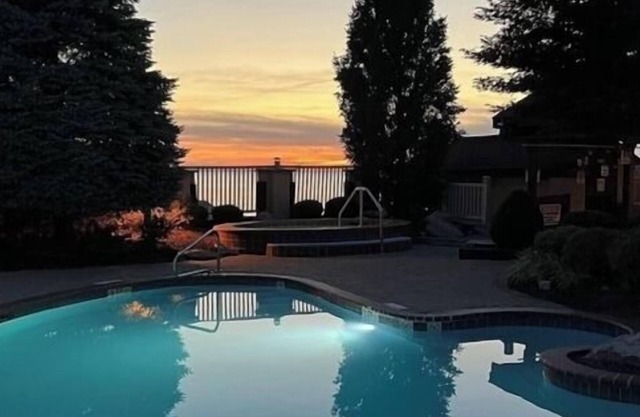 Updated condo, two master suites with king beds, private balcony