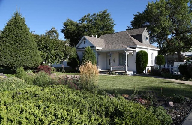Updated Cottage 3 Bedroom Home With Game Room