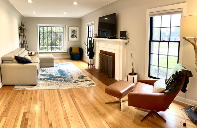 Updated family-friendly home in lakeside community