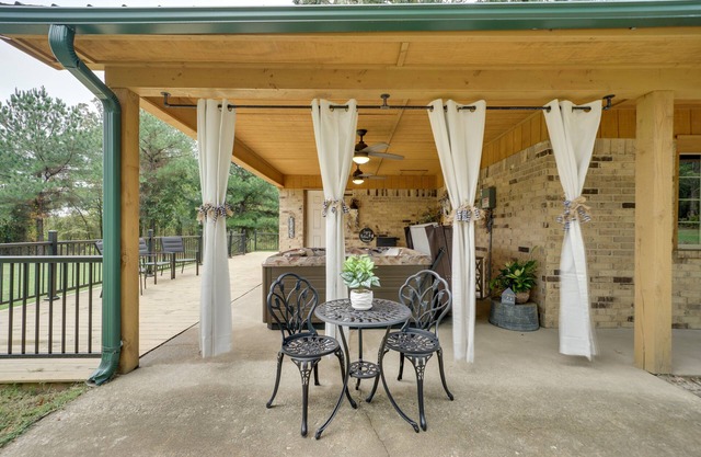 Updated Family Home, 20 Mi to Broken Bow Lake!
