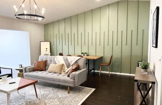 Updated Mid Century Villa! Close to Busch Gardens