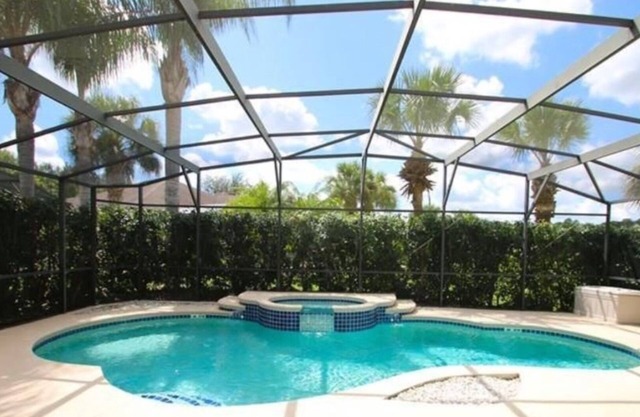 ACTUALIZADO Moderno 5 habitaciones 4. 5 baños ~ Piscina y spa orientados al sur ~ 15 minutos a Disney