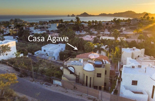 2015-Recientemente renovado y decorado- 5 ***** LUJOSA Villa con vista al mar