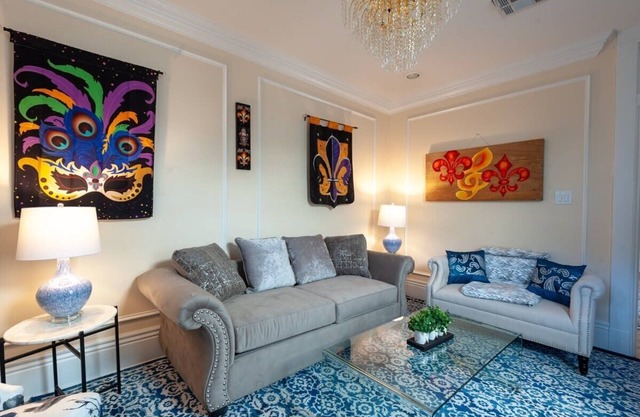 Lujoso actualizado recientemente renovado Uptown 1br Apt