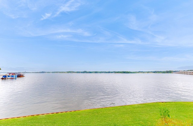 Updated Townhouse with Lake View, Private W/D, Dog Friendly