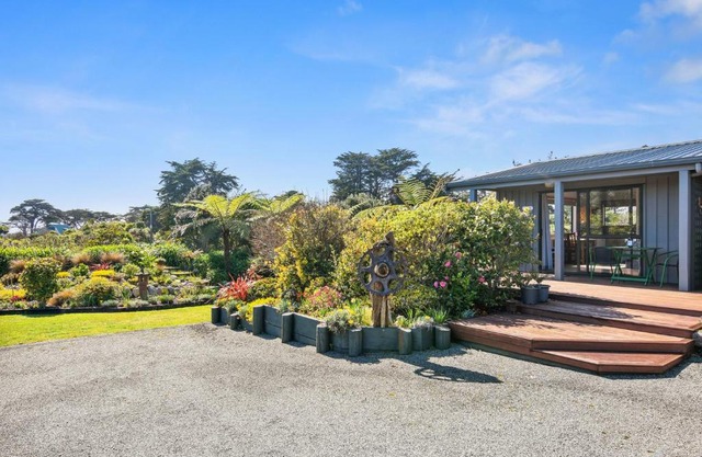 Upepo - The Garden Room - Cape Foulwind Studio
