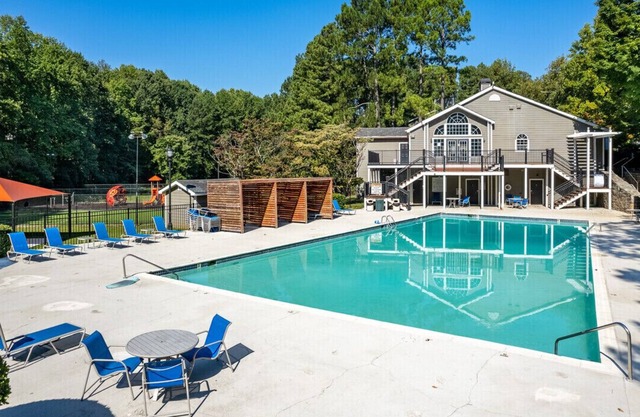 Upgraded 1bdrm Apartment & Amenities close to Shopping Center