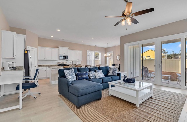 Upgraded 3BR House*Private Outdoor Bar*Pool*Grill