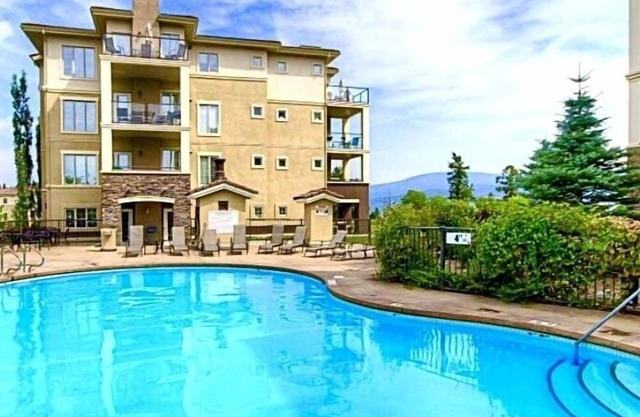 Condominio de 3 habitaciones en el campo de golf en Okanagan Golf Club, Quail Ridge
