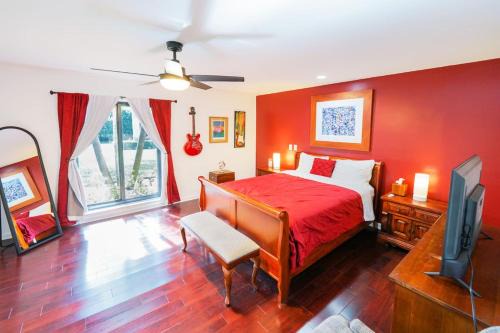 Upgraded Lux Retreat in Coconut Creek with Pool and Hot Tub