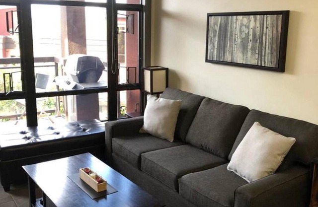 Upper Floor w/ Courtyard View #550