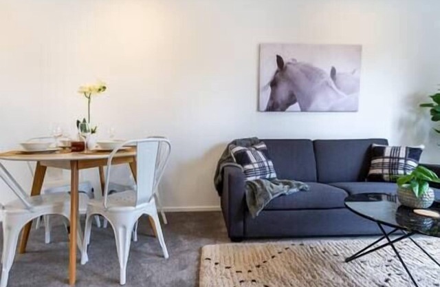 Upper Riccarton dream - 2 bed 2 bath w/carpark