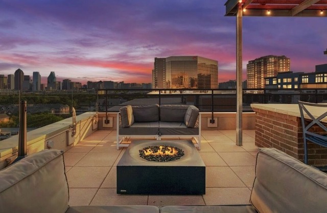 Upscale 1BDR APT Uptown Dallas + Amazing Views & Free Parking