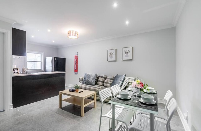 Upscale 2BR Condo - Heart Of Trinity Bellwoods!