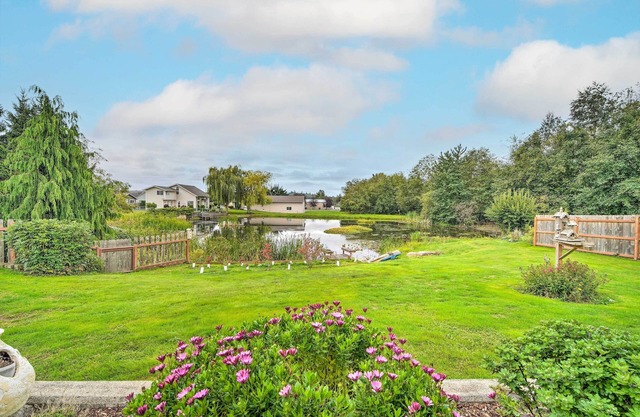 Upscale Home w/ Indoor Sauna on Sunset Pond!