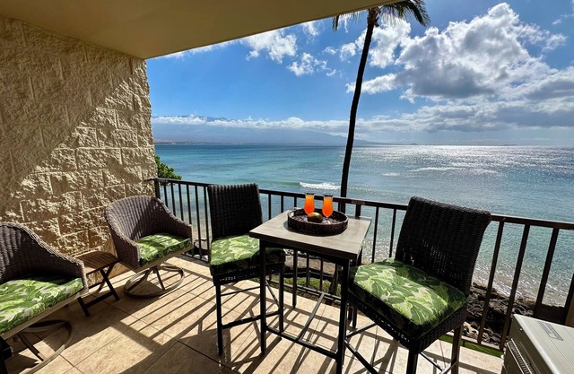 DAZZLING OCEANFRONT! Stunning views and Sugar Beach access, enjoy paradise!