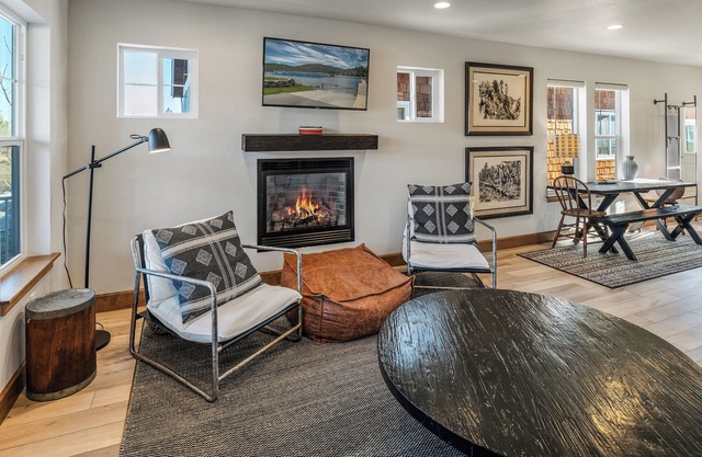 Upscale New Dover Bay Bungalow | Pet Friendly | Paddle Boards