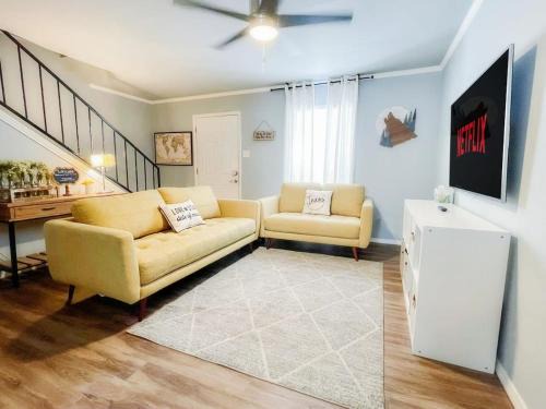 Upscale Townhouse Heart of SA's medical Center
