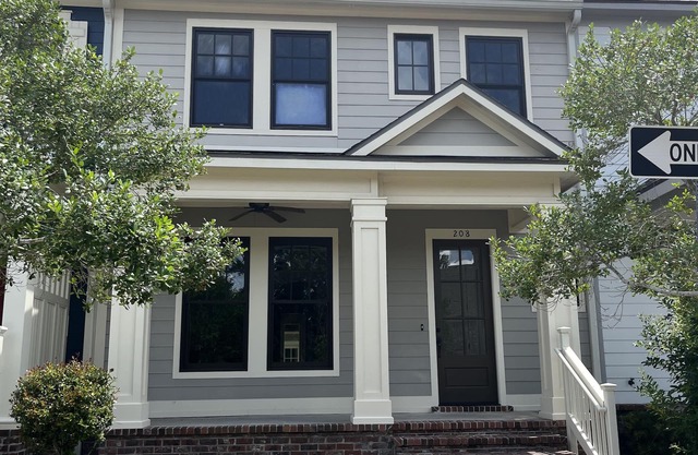 Upscale Townhouse in Quaint and Quiet Olde Towne