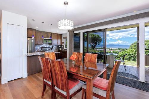 Upscale Wailea! 2-2 with Ocean View