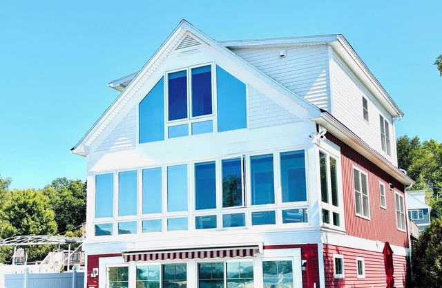 Luxury Saratoga Lakefront 3 Bedroom Retreat with Private Dock & Stunning Views