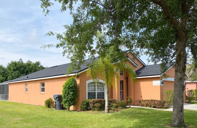 Upstay - Bungalow w Private Pool Hot Tub Lake View