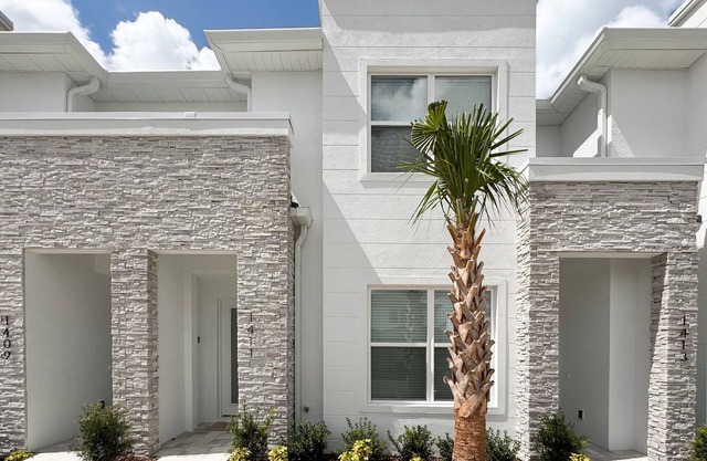 Upstay - Modern Family Townhouse w Private Pool