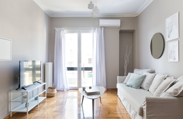 UPSTREET Urban Chic 1BD Apartment- Hilton area
