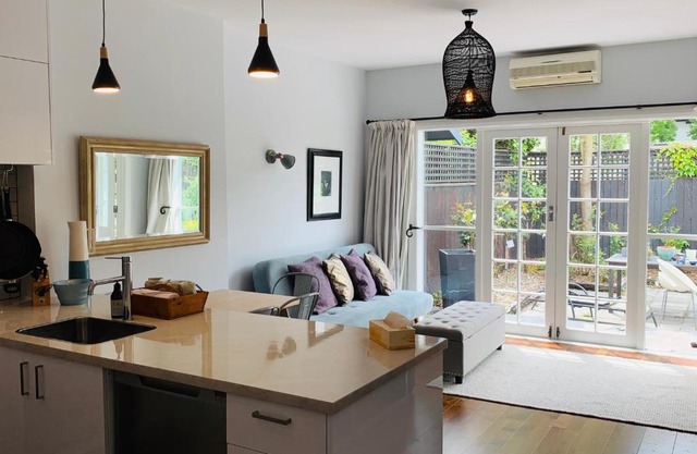 Uptown City Haven - Christchurch Townhouse