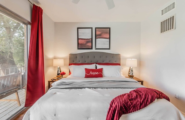 Uptown Dallas Getaway Retreat