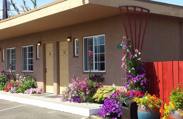 Uptown Inn