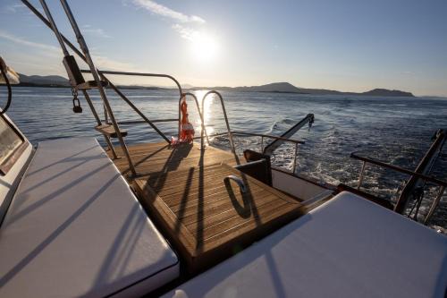 Upupa Sailing a Night Onboard!