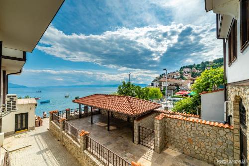 Urania Apartments
