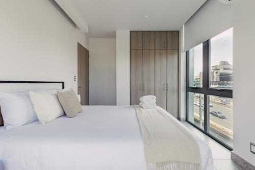 Urban 1-BR Apt w AC and Skyline Views VIATO HOMES