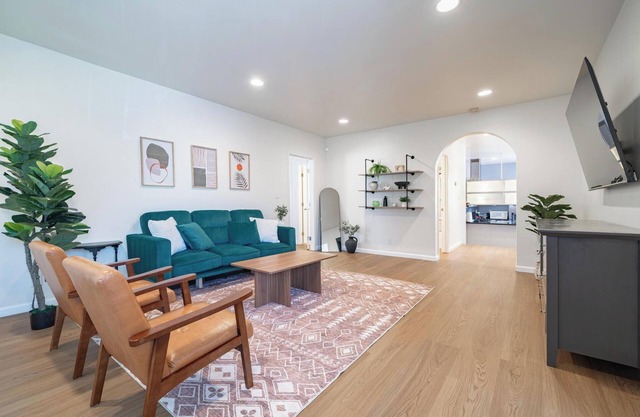Urban 3BR 7-mins to Oakland Airport
