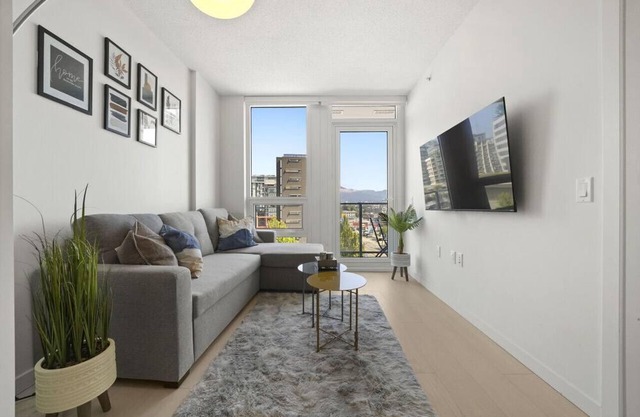 Urban Escape Contemporary Haven in Mount Pleasant