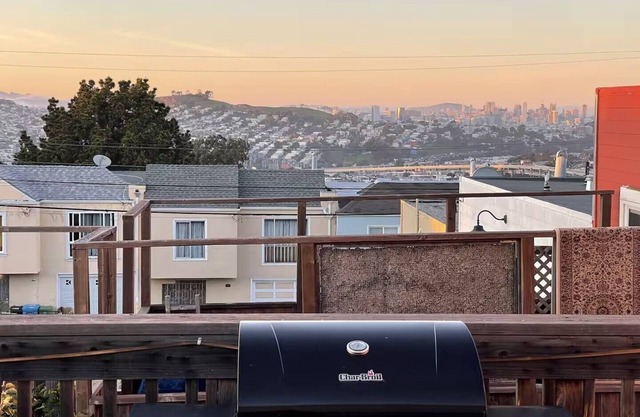 Urban Escape with Stunning Skyline