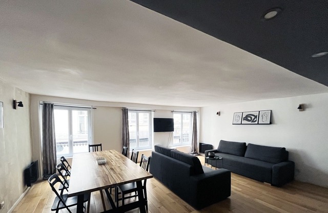 Urban Flat 89 - Charming 3 Bedroom Flat in Paris