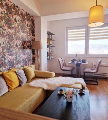 Urban Garden Apartment
