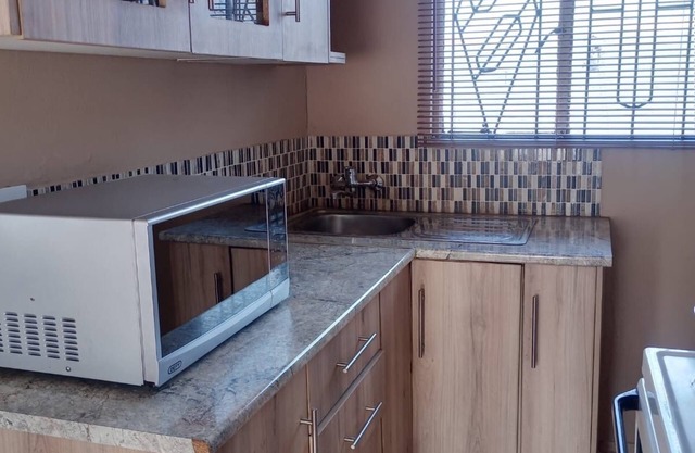 Urban Home in Vosloorus close to Endaweni lounge and Chris Hani Mall