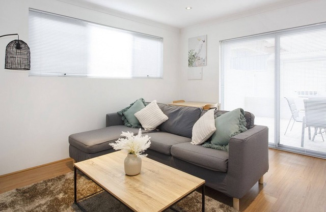 Urban Living - two bedroom apartment close to CBD