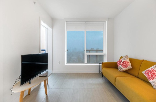 Urban Oasis near Joyce Station: 1BR Condo