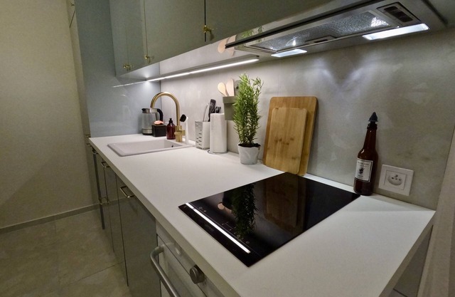 Urban Retreat I Stylish Boho Apartment in Letná - 10 minutes to Old Town